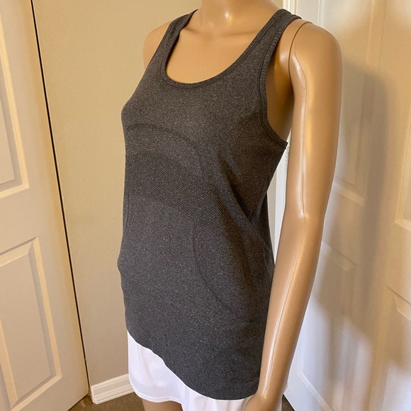 EUC LULULEMON Tank - Picture 4 of 8